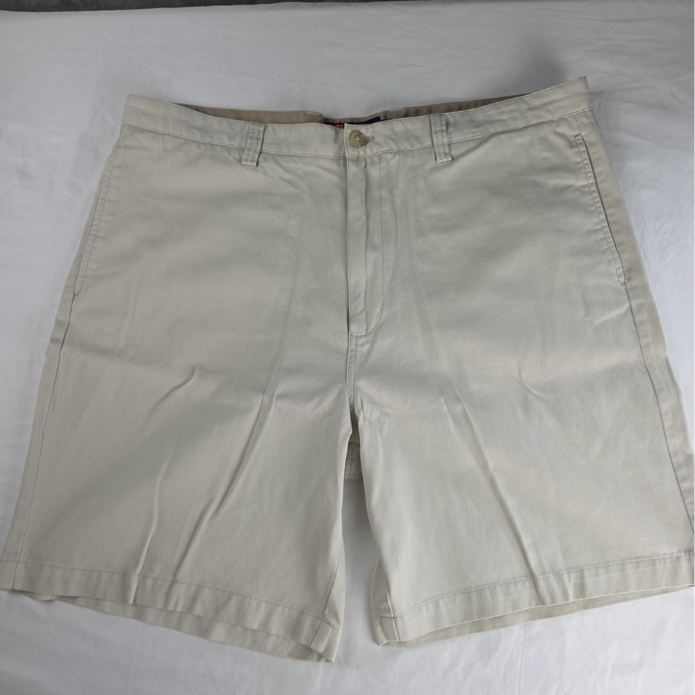 Chaps Men's Beige Casual Cotton Chino Flat Front Shorts Size 40 with 8.5" Inseam